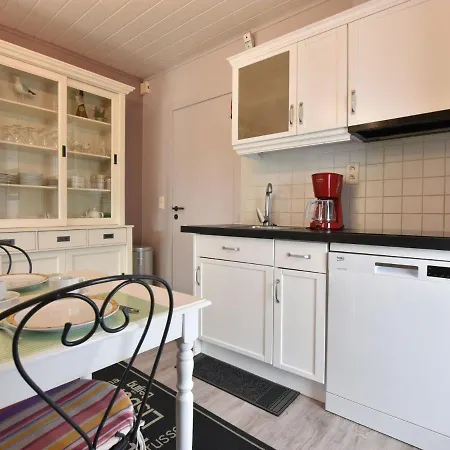In Terrace Fenced Garden Holiday home *
